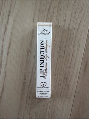 Too Faced Lip Injection Extreme Plumping Lip Liner